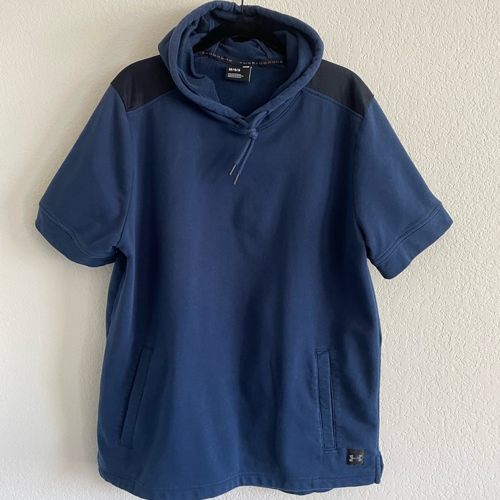 Hooded short sleeve pullover under armour brand